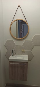 Photo de galerie - Remise a neuf d'un WC. Retrait du carrelage, refection mur, remplacement du petit meuble et son robinet et enfin carrellage.