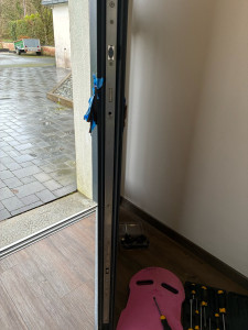 Photo de galerie - Ouverture et changement serrure porte aluminium à kervignac 