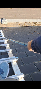 Photo de galerie - Je vous propose un service de nettoyage pour vos toitures voici mon procédé étape numéro un Brossage manuel des mousses  Nettoyage des gouttières Traitement par pulvérisation 