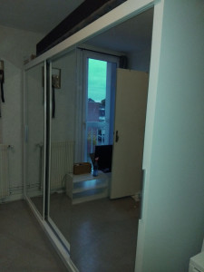 Photo de galerie - Montage de meubles en kit. 