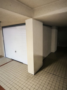 Photo de galerie - Pose d'une porte de garage basculante 