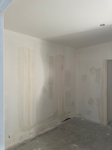 Photo de galerie - Avant le pistolet, on fait le rebouchages à faire