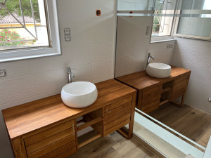 Photo de galerie - Modification meuble pour salle de bain,pose et branchement lavabo,paroi de douche,pose mitigeur.
