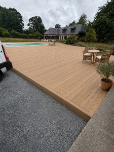 Photo de galerie - Création d’une terrasse 82 m² pour embellir ce magnifique terrain et cette piscine