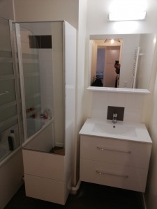 Photo de galerie - Meuble salle de bain et meuble avec évier 