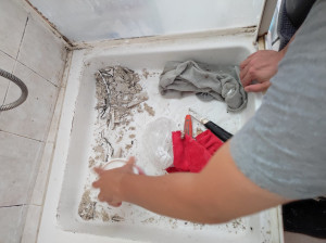 Photo de galerie - Rercherche de fuite dans une cabine de douche