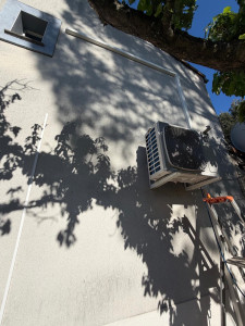 Photo de galerie - Pose d’un groupe extérieur multi split pour deux unités intérieur 