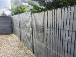 Photo de galerie - Pose de clôture rigide avec aucultan 