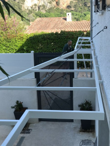 Photo de galerie - Structure design en acier sur mesure pour habillage architectural de façade 