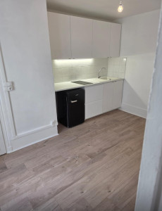 Photo de galerie - Cuisine de toutes tailles. Kitchenette comme cuisine xxl.
Rénovation + création.