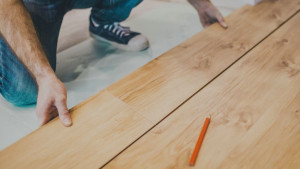 Photo de galerie - Revêtement de Sols de Parquet

Nous assurons la pose et l'entretien de tous types de parquets, qu'il s'agisse de bois massif, naturel ou flottant. Quel que soit le style que vous recherchez, nous sommes en mesure de vous proposer des solutions sur mesure 