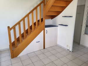 Photo de galerie - Conception, fabrication et pose d un amenagement sous escalier