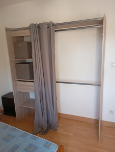 Photo de galerie - Livraison montage installation avec fixation au mûrs d'un dressing 