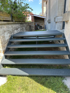 Photo de galerie - Fabrication + pose double escalier + palier