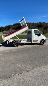 Photo de galerie - Je vous propose à la location mon camion benne pour les transports de vos marchandises (sables, gravats, feuilles, bois, lisier ou trajet déchèterie).
Disponible du vendredi après-midi au dimanche soir avec chauffeur uniquement.