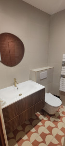 Photo de galerie - (suite) création wc suspendu et pose meuble vasques