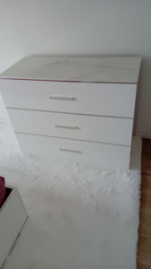 Photo de galerie - Grande commode 3 tiroirs