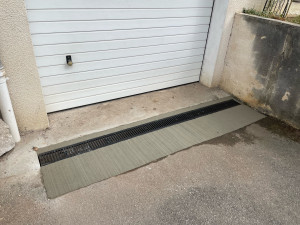 Photo de galerie - Pose de caniveau