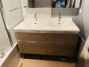 Photo de galerie - Pose de lavabo 