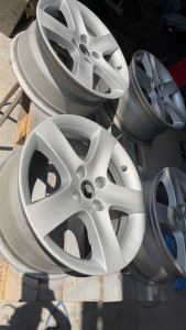 Photo de galerie - Réparation + Peinture de jantes 