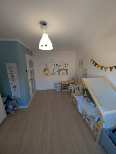 Photo de galerie - Réalisation d'une chambre de A à Z.
Isolation, placo, pose d'une climatisation, électricité, revêtement de sol, peinture avec une fresque pour une chambre d'enfant ect..