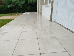 Photo de galerie - Pose de terrasse en carrelage sur plots 