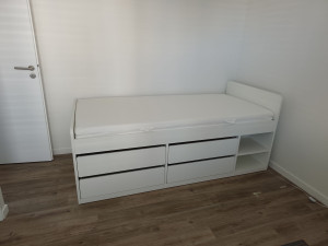 Photo de galerie - Montage lit Ikea SKÄLT