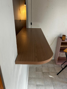 Photo de galerie - Réalisation d'une tablette et pose de chant sur celle ci