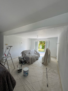 Photo de galerie - Préparation et peinture des murs et plafonds.