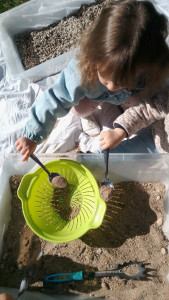 Photo de galerie - Je suis assistante maternelle de métier et disponible certain weekend si vous avez besoin de souffler . 