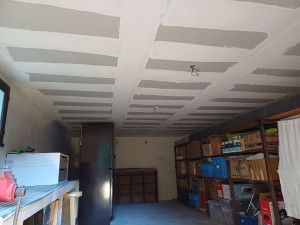 Photo de galerie - Faux plafond et traitement des joints dans un garage 