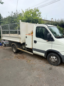 Photo de galerie - Transport de meubles, électroménager, cartons et objets volumineux avec camion 3,5 T. Chargement et déchargement possibles. Intervention rapide