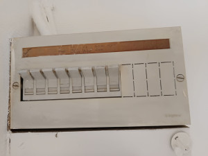 Photo de galerie - Vieux tableau elec a renover