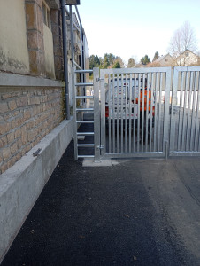 Photo de galerie - Portail fabriqué sur mesure et pose