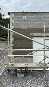 Photo de galerie - Pendant la pose d enduit et traçage de briques