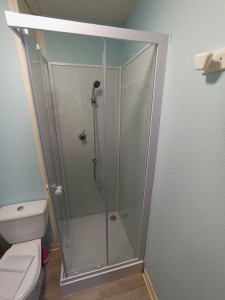 Photo de galerie - Installation d'une cabine de douche intégrale 