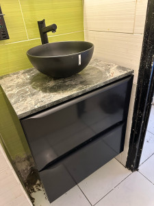 Photo de galerie - Pose d'un lavabo 