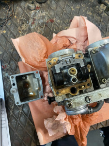 Photo de galerie - Démontage, nettoyage, remontage d’un carburateur