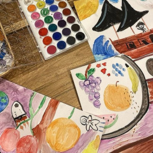 Photo de galerie - Activités manuelles en tout genre trouvées par les soins. 