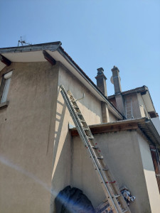 Photo de galerie - Réalisation de recouvrement pvc sous toit ( passe de toit ) .