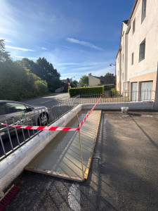 Photo de galerie - Dalle béton, pour boite Locker Mondial Relay