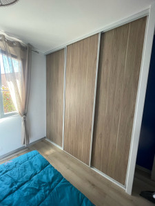 Photo de galerie - Pose de porte de placard 