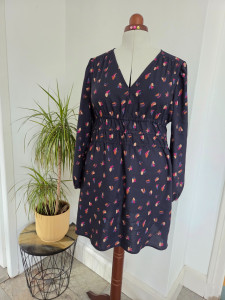 Photo de galerie - Robe fait mains de mi-saison