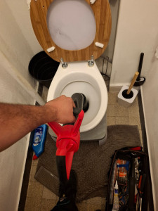 Photo de galerie - Débouchage de toilettes, évier, lavabo, lave-mains et bac à douche.