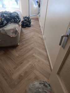 Photo de galerie - Pose parquet pvc un bateau rompu