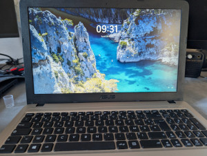 Photo de galerie - Réinstallation Windows 11 - Installation des logiciels demandé par le client. Mise à jour windows + installation de pilote.