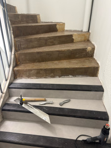 Photo de galerie - Pose des escaliers en revêtement sol