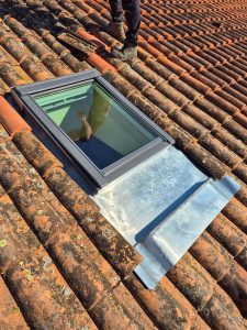 Photo de galerie - Remplacement de velux et entourage en zinc sur meusure. floirac