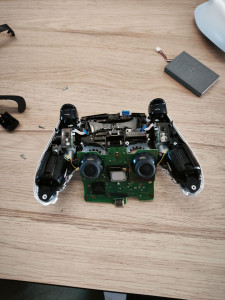 Photo de galerie - Réparation Manette PS5