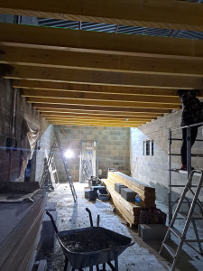 Photo de galerie - Petit chantier de maçonnerie d'un agrandissement de 60 mètres carrés + pose de plancher travail propre